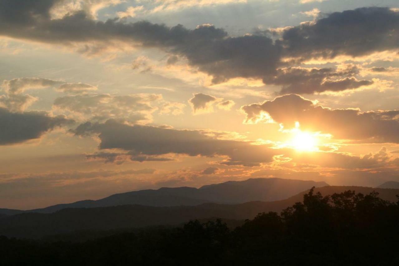 Smoky Mountain View * Sevierville
